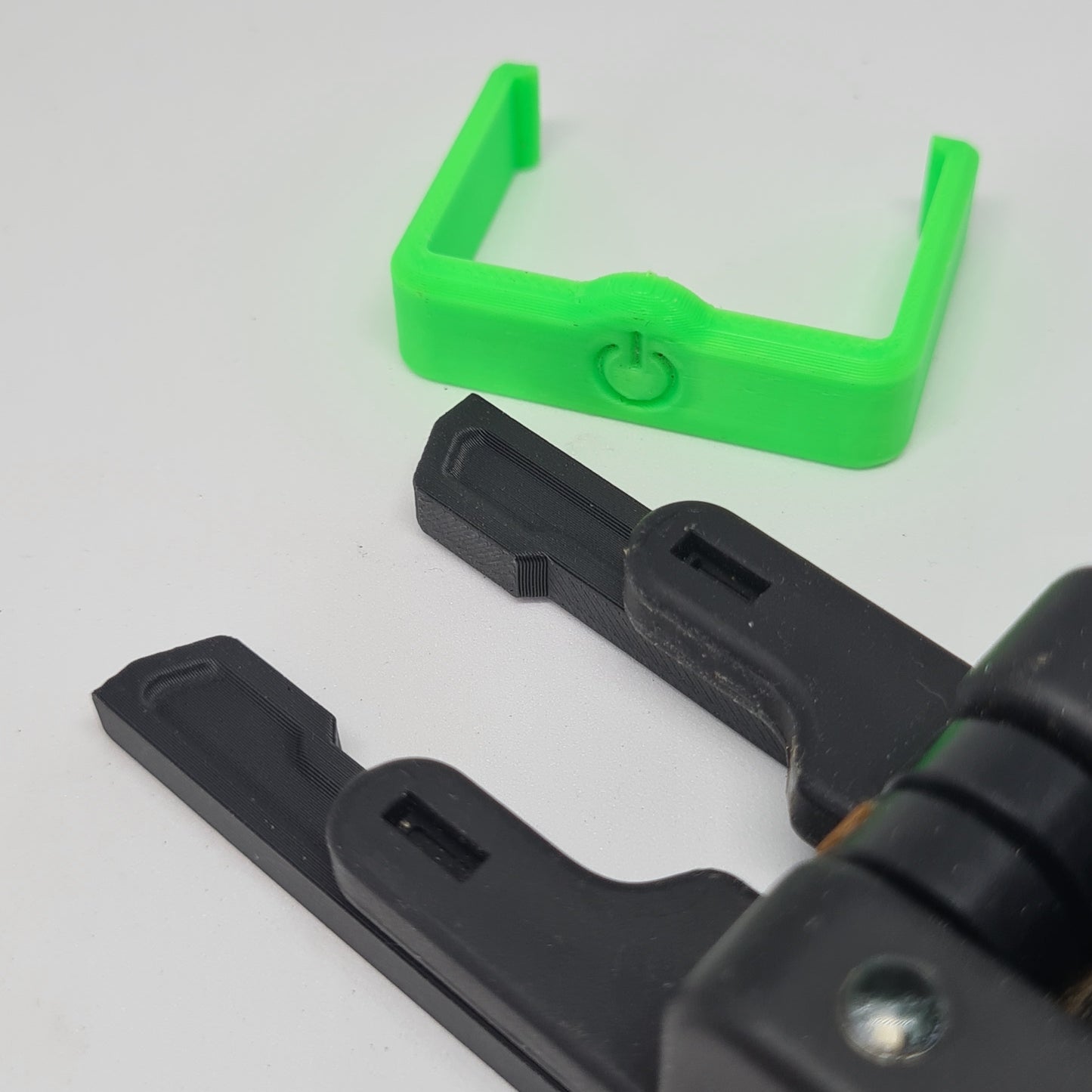 Carbon black ATTs bite alarm snag ears close up