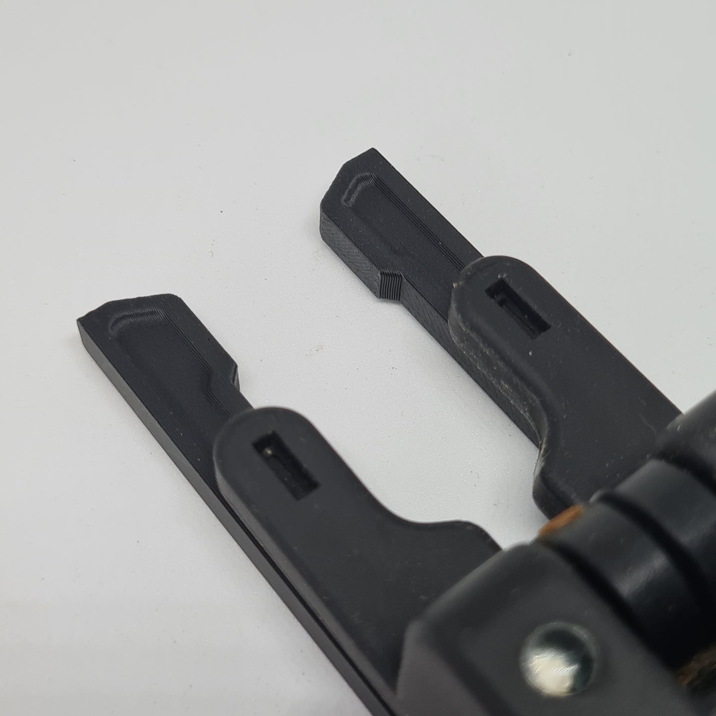 Carbon black ATTs bite alarm snag ears close up tips